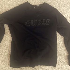 Black Guess crewneck